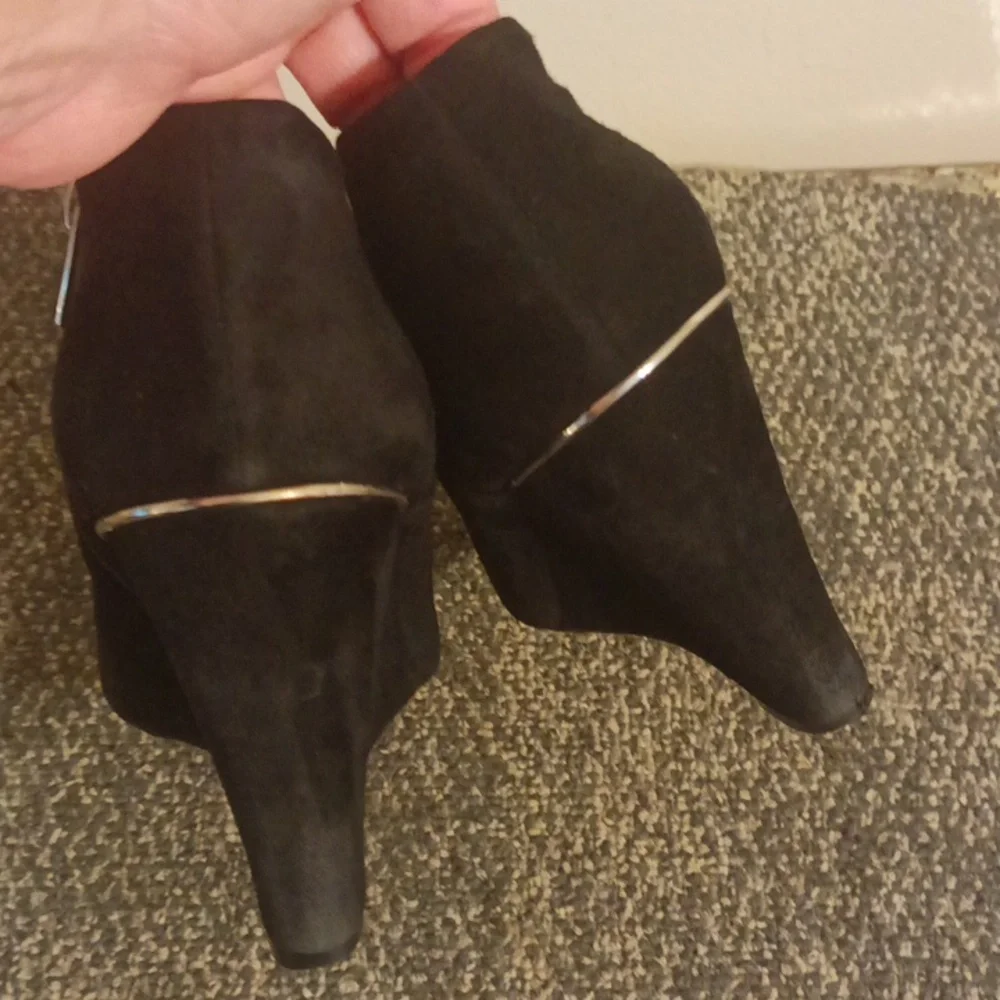 Coach Oakdale Size 10 Black Suede Ankle Boots